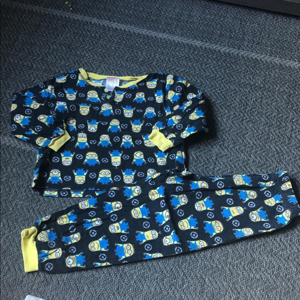 Kids Black & Yellow Minion-Print Pajama Set